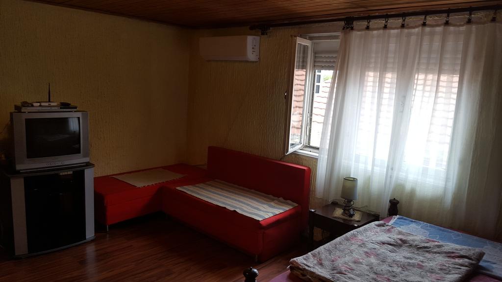 Apartmani Emil Podgorica Zewnętrze zdjęcie